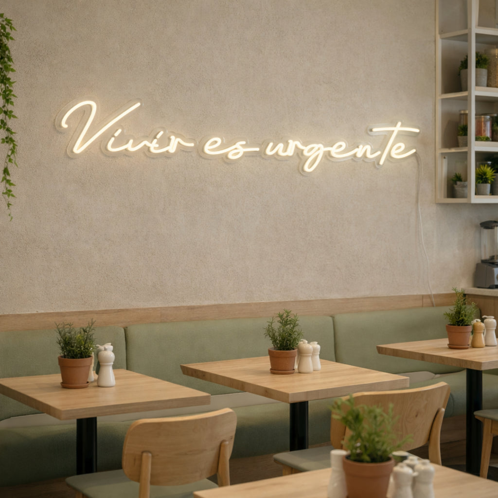 Neón LED “Vivir es urgente” (Edición Script Premium) Decoración premium para hogares y negocios.